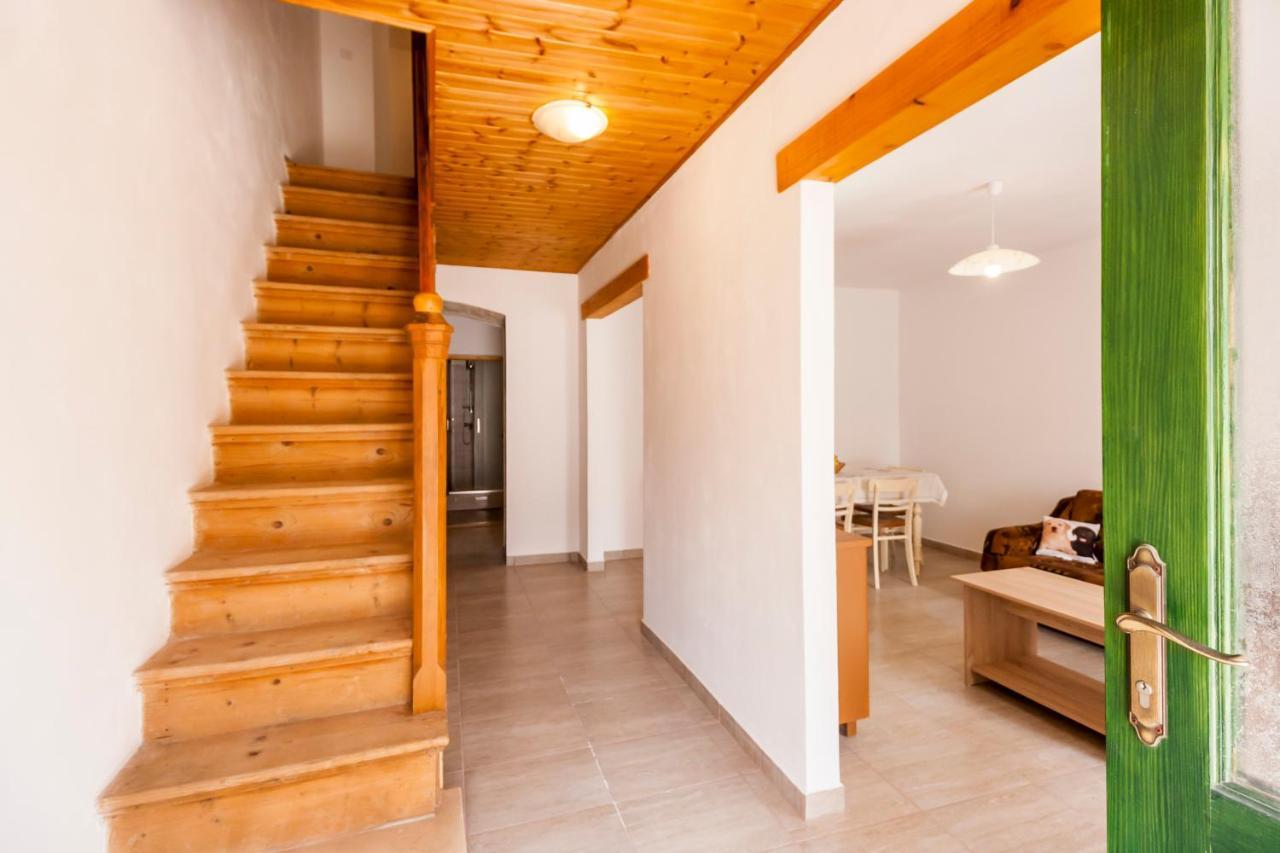 House Krizanic In Marcana, Istria, With 2 Apartments, Total 9 Guests Exterior photo