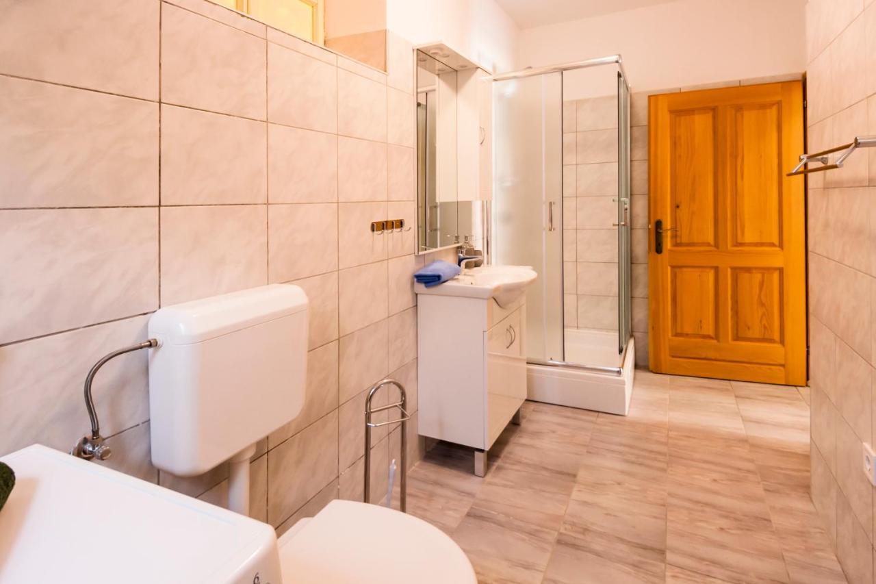 House Krizanic In Marcana, Istria, With 2 Apartments, Total 9 Guests Exterior photo