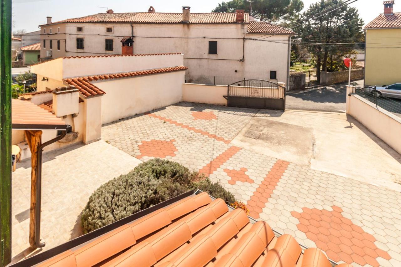 House Krizanic In Marcana, Istria, With 2 Apartments, Total 9 Guests Exterior photo