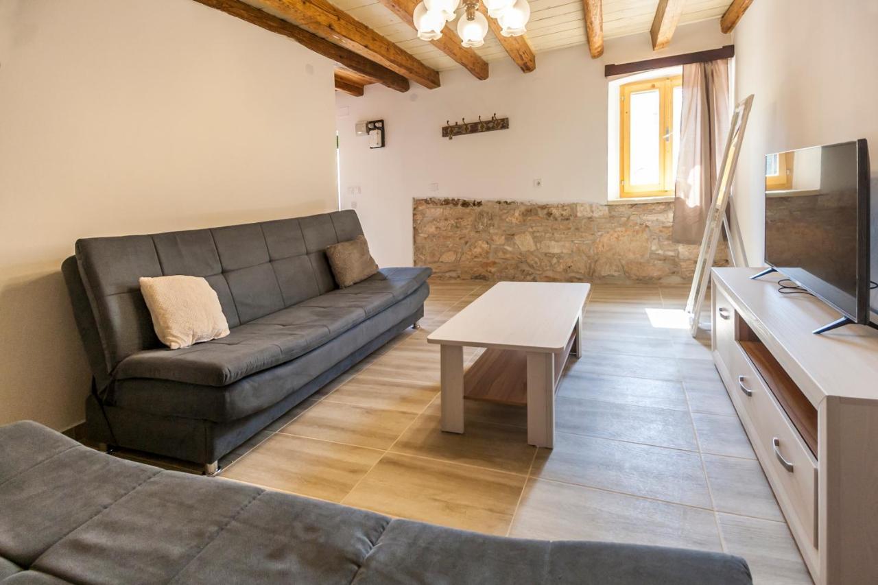 House Krizanic In Marcana, Istria, With 2 Apartments, Total 9 Guests Exterior photo